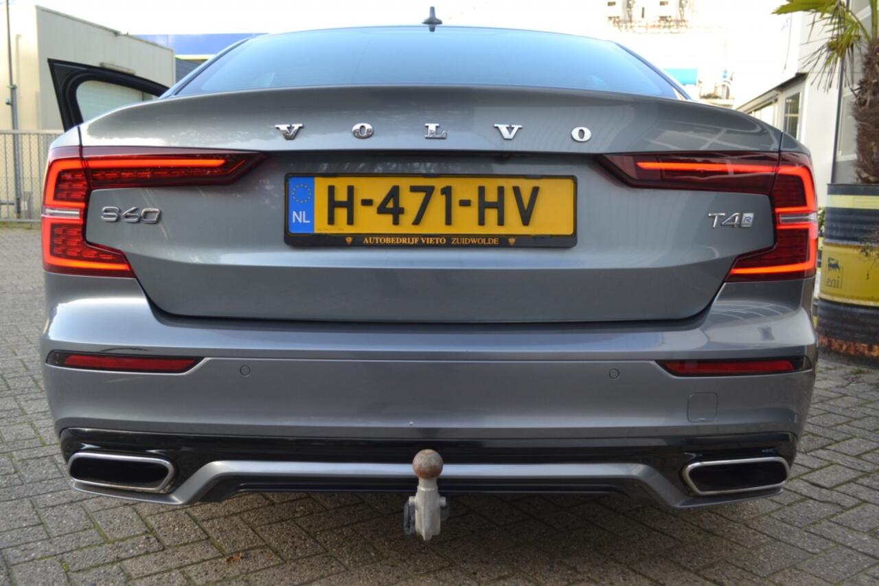 Volvo S60 2.0 T4 R-Design BTW Auto