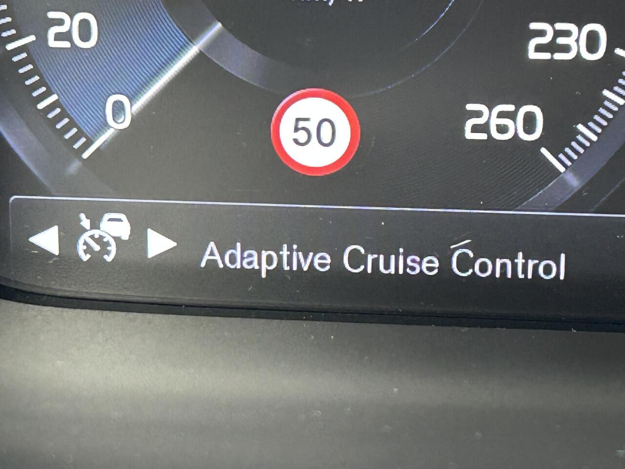 Volvo S60 2.0 B4 R-Design Adaptieve Cruise Control / BLIS / Stoel- en stuurverw. / Trekhaak / Elektr. verst. best stoel / Contourstoelen met zitting verlenger / Keyless Drive