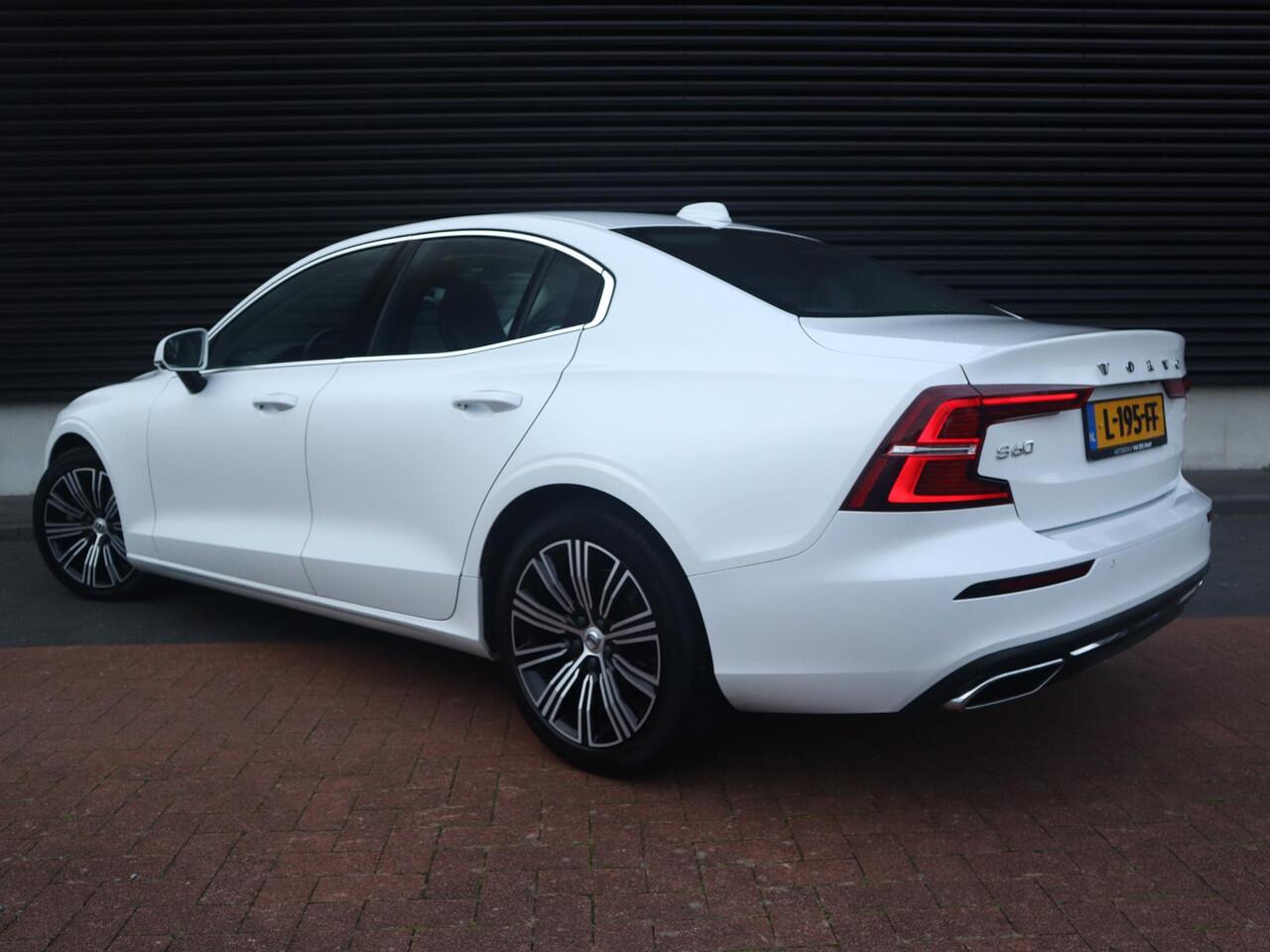 Volvo S60 2.0 B4 Inscription | Pilot assist | Multimedia/navi | Leder | Harman&Kardon | Stoelverwarming achter | Memory stoelen L+R |