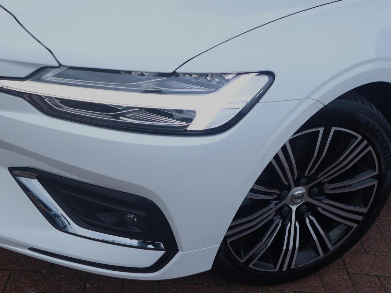 Volvo S60 2.0 B4 Inscription | Pilot assist | Multimedia/navi | Leder | Harman&Kardon | Stoelverwarming achter | Memory stoelen L+R |