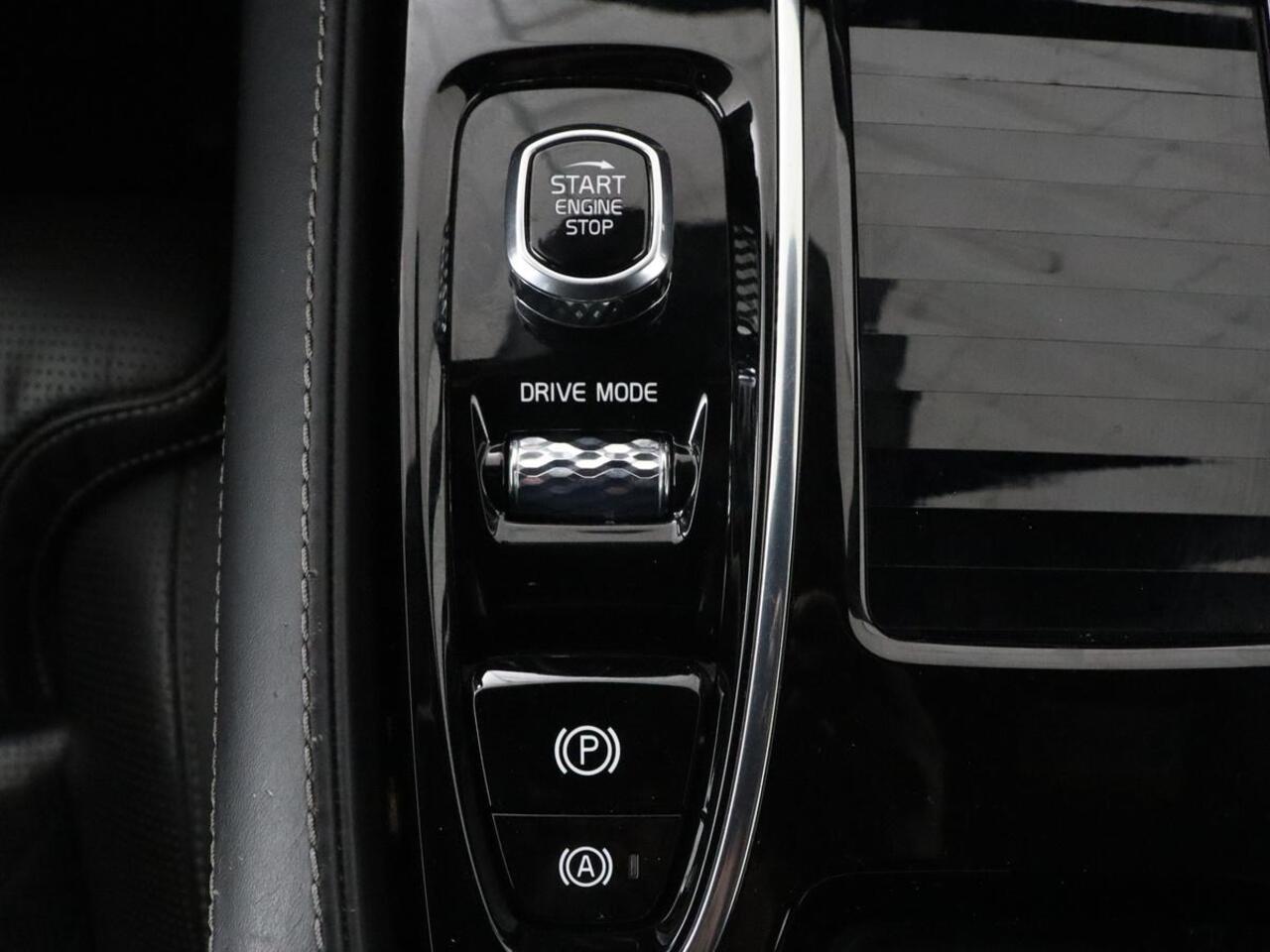 Volvo S60 2.0 Recharge T6 R-Design | Panoramadak | Leder | 360 Camera | Head-Up | Adaptive cruise | Stoelventilatie | Harman/Kardon | Massage | Carplay | Navigatie | Full LED | Memory | PHEV | Plug In