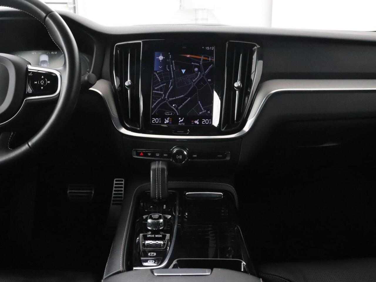 Volvo S60 2.0 Recharge T6 R-Design | Panoramadak | Leder | 360 Camera | Head-Up | Adaptive cruise | Stoelventilatie | Harman/Kardon | Massage | Carplay | Navigatie | Full LED | Memory | PHEV | Plug In