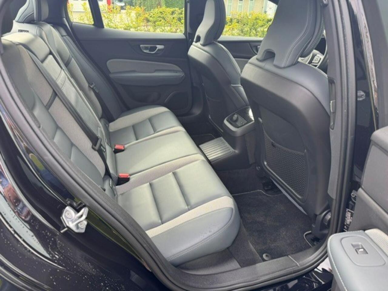 Volvo S60 T8 R-Design Automaat Pano Head-Up Display