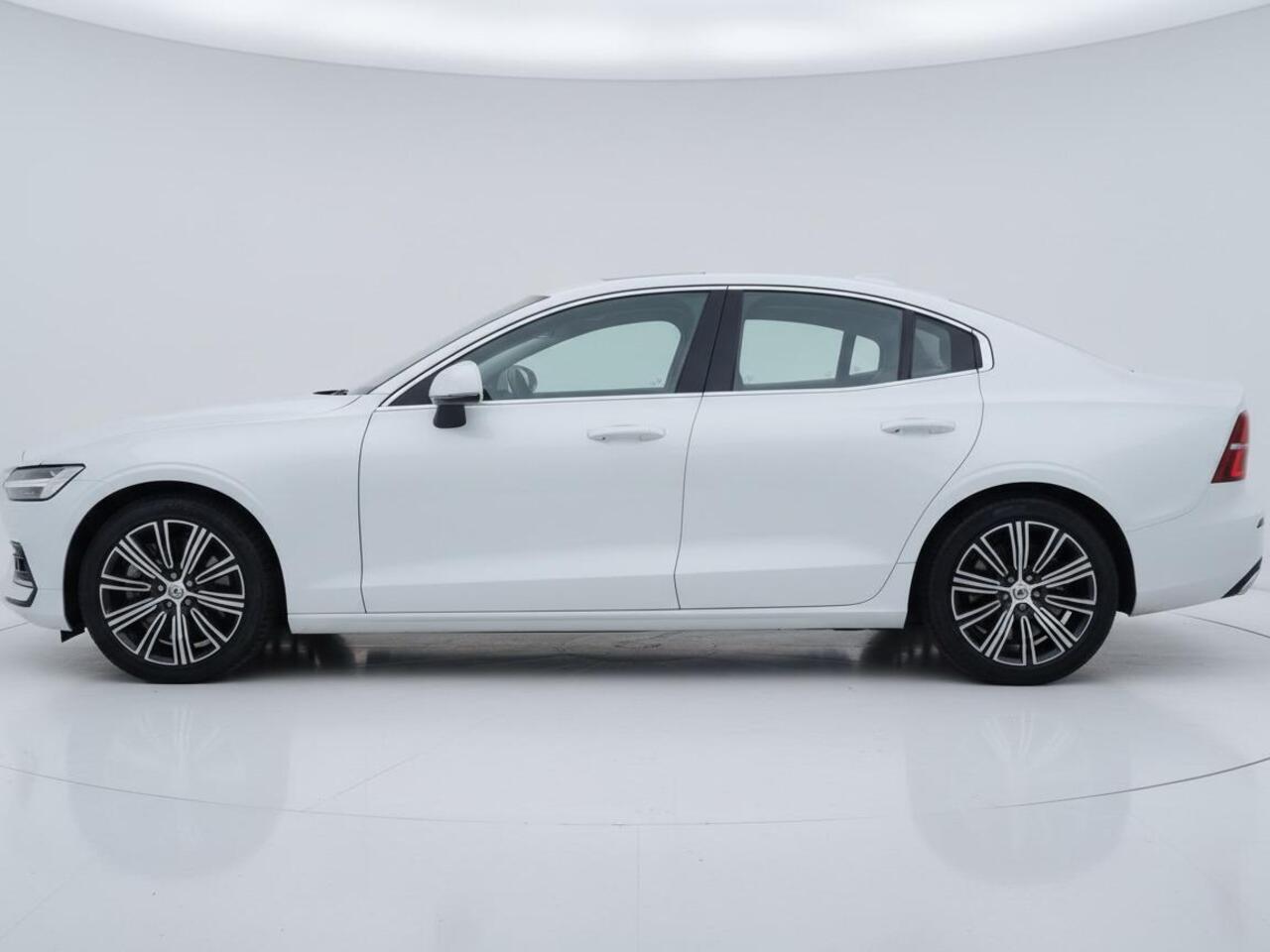 Volvo S60 2.0 B4 Inscription | Pilot assist | Multimedia/navi | Leder | Harman&Kardon | Stoelverwarming V+A | Memory stoelen L+R | Trekhaak |