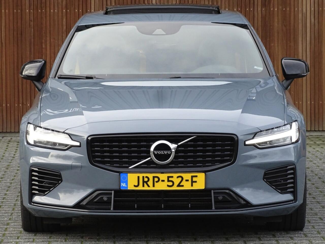 Volvo S60 T8 405PK Polestar Engineerd AWD / Brembo / Harman Kardon / LED