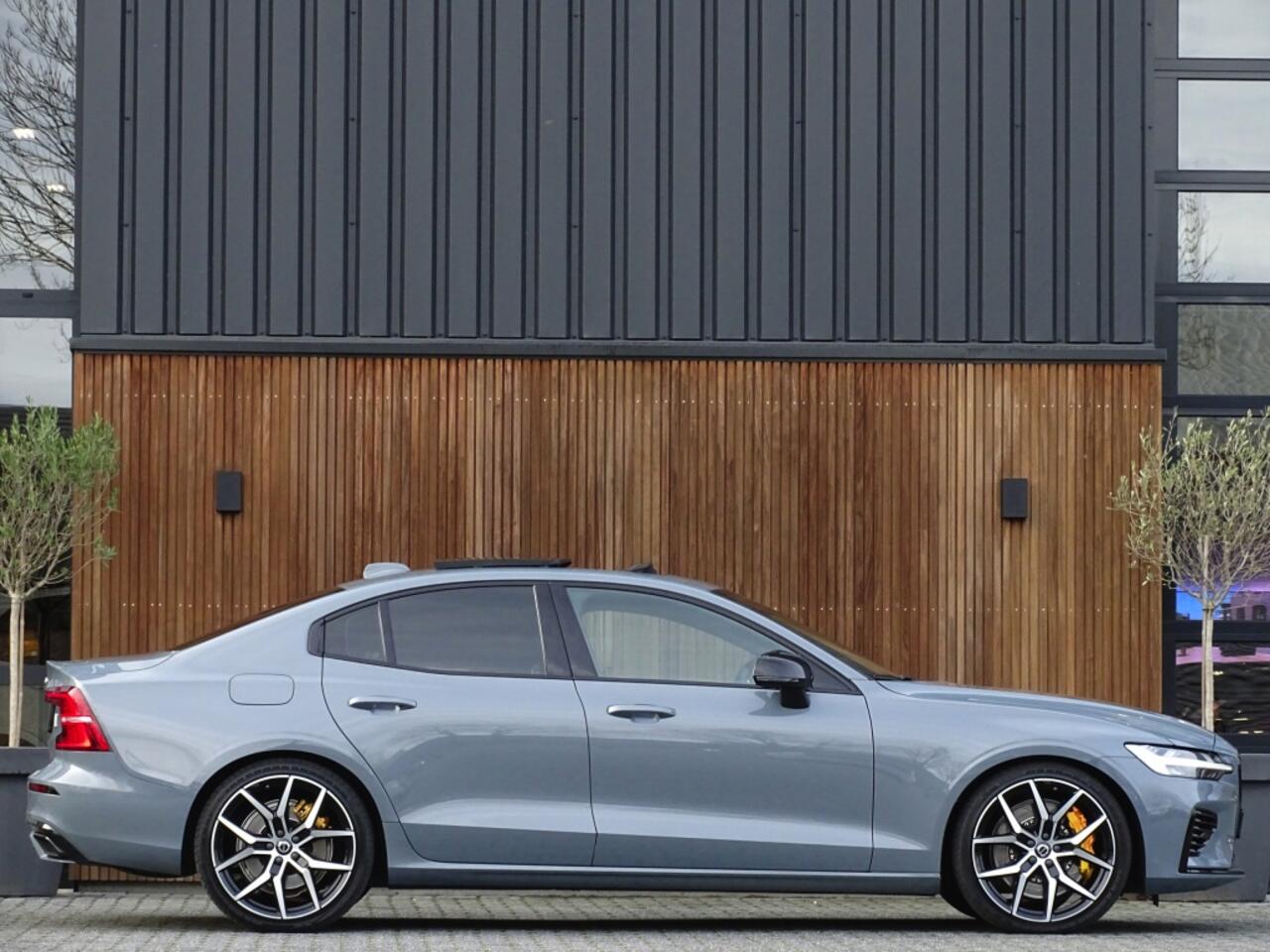Volvo S60 T8 405PK Polestar Engineerd AWD / Brembo / Harman Kardon / LED