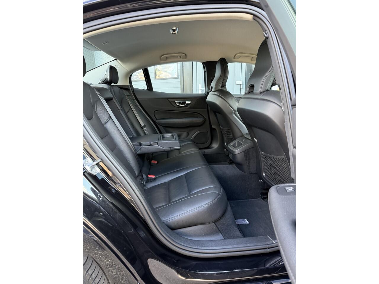 Volvo S60 2.0 B4 Inscription Stoel, Stuur- én Voorruitverw, Keyless, Cam