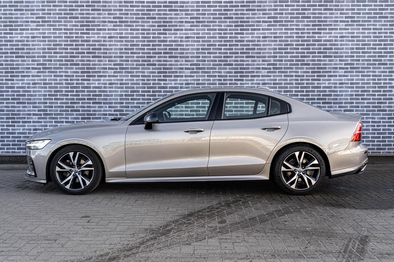 Volvo S60 2.0 B3 R-Design | Adaptive cruise control | Navigatie | Apple Carplay / Android Auto | Sportstoelen | Keyless Entry | Elektrische stoelverstelling | Dode hoek detectie BLIS |