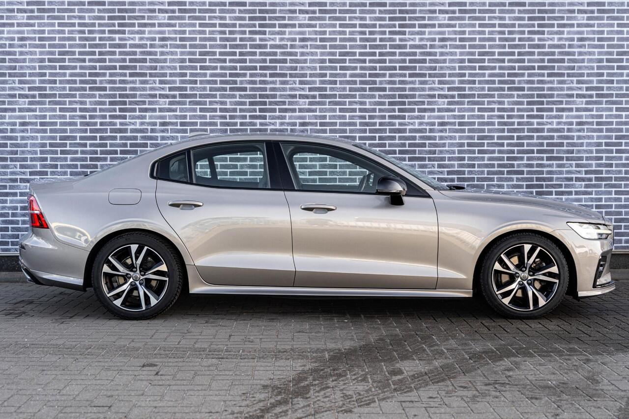 Volvo S60 2.0 B3 R-Design | Adaptive cruise control | Navigatie | Apple Carplay / Android Auto | Sportstoelen | Keyless Entry | Elektrische stoelverstelling | Dode hoek detectie BLIS |