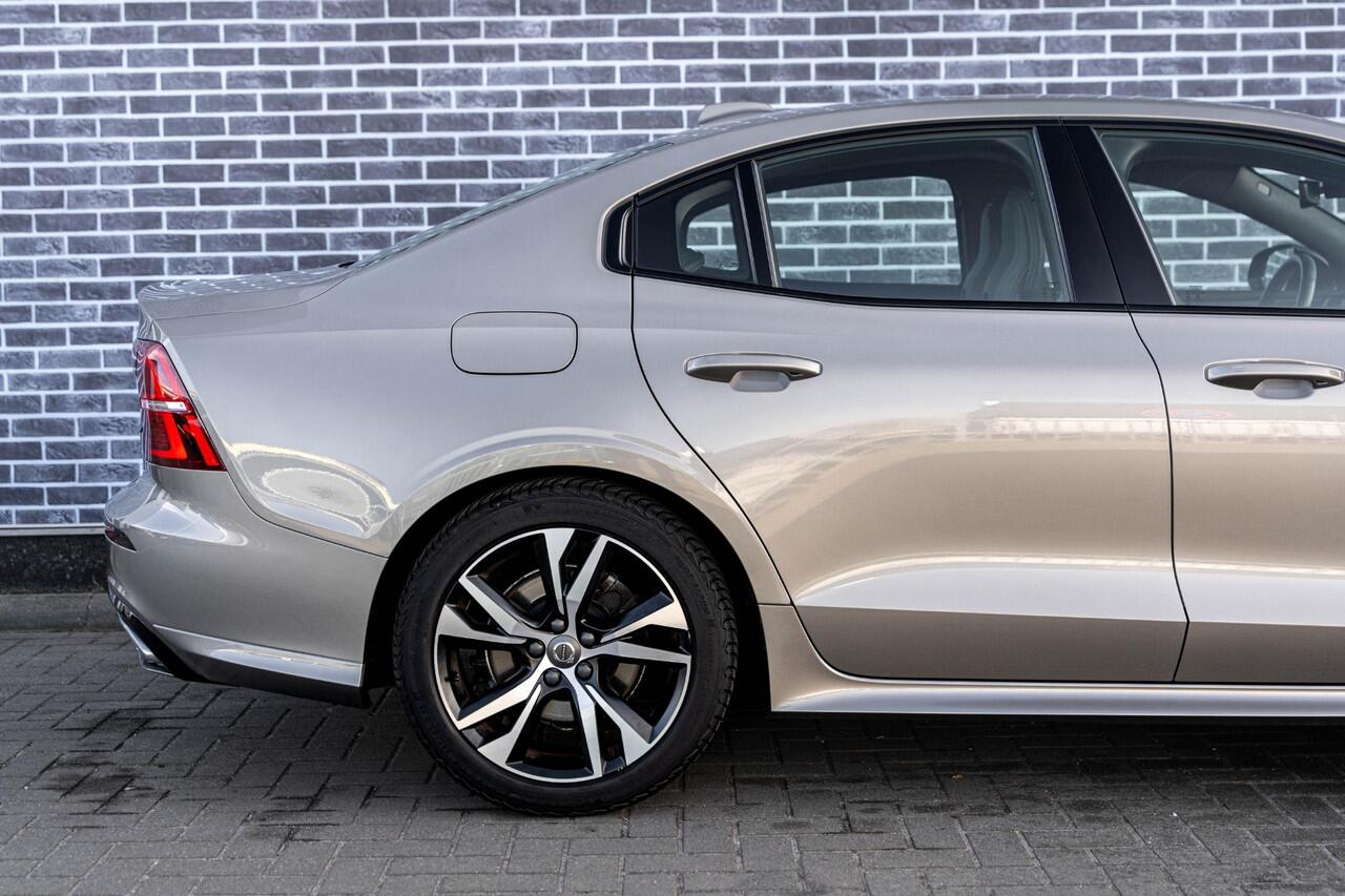 Volvo S60 2.0 B3 R-Design | Adaptive cruise control | Navigatie | Apple Carplay / Android Auto | Sportstoelen | Keyless Entry | Elektrische stoelverstelling | Dode hoek detectie BLIS |