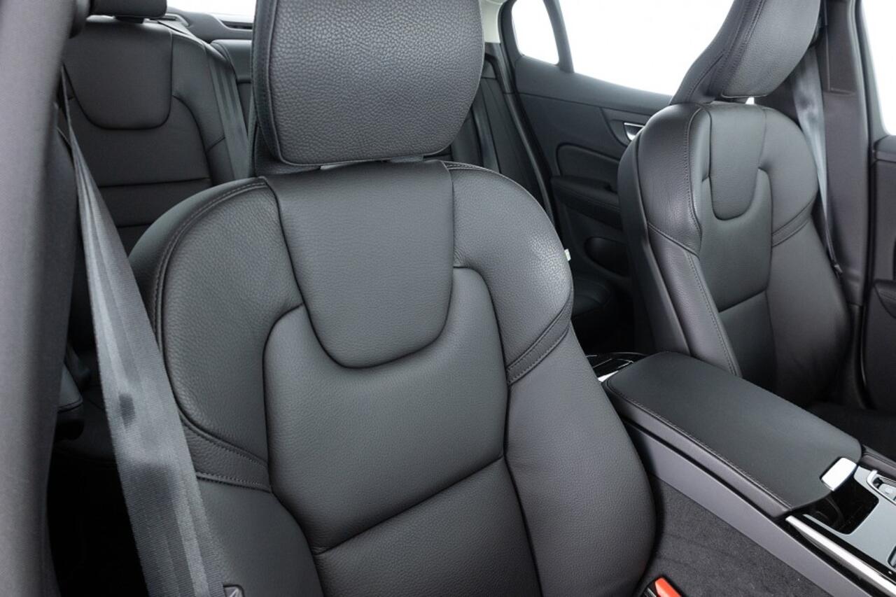 Volvo S60 Recharge T6 AWD Plus Dark | LEDER | Full LED | CAMERA