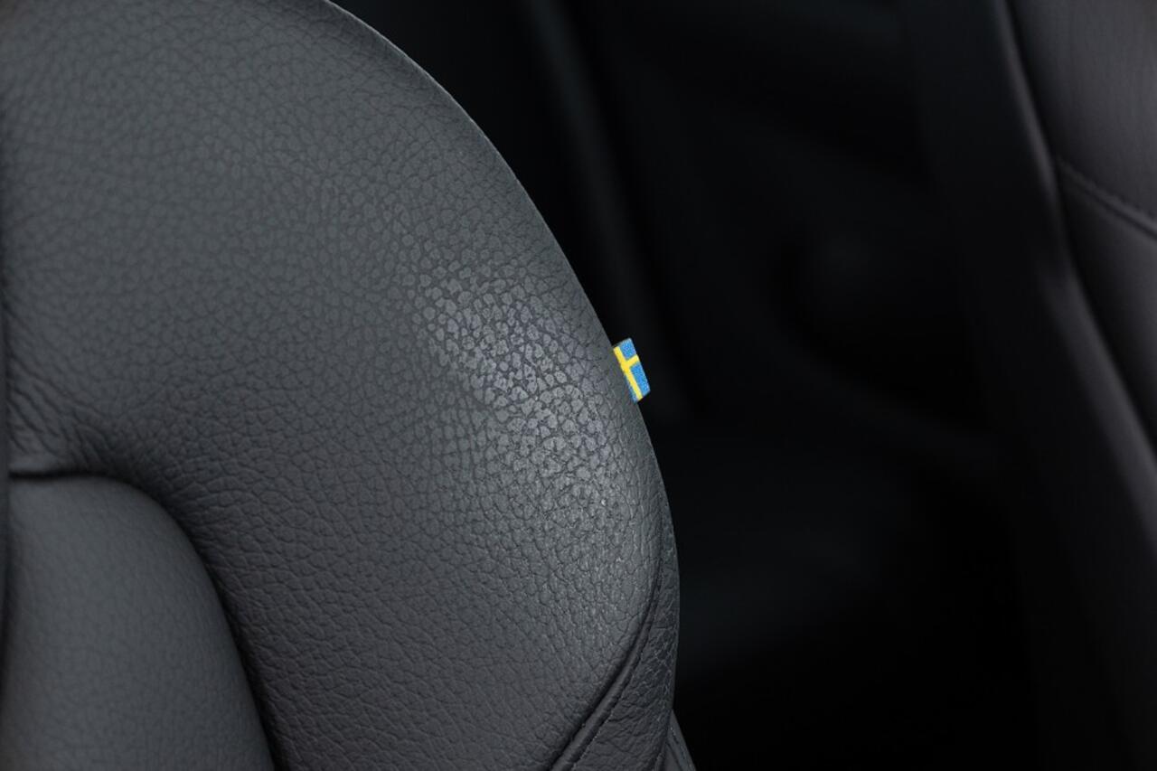 Volvo S60 Recharge T6 AWD Plus Dark | LEDER | Full LED | CAMERA