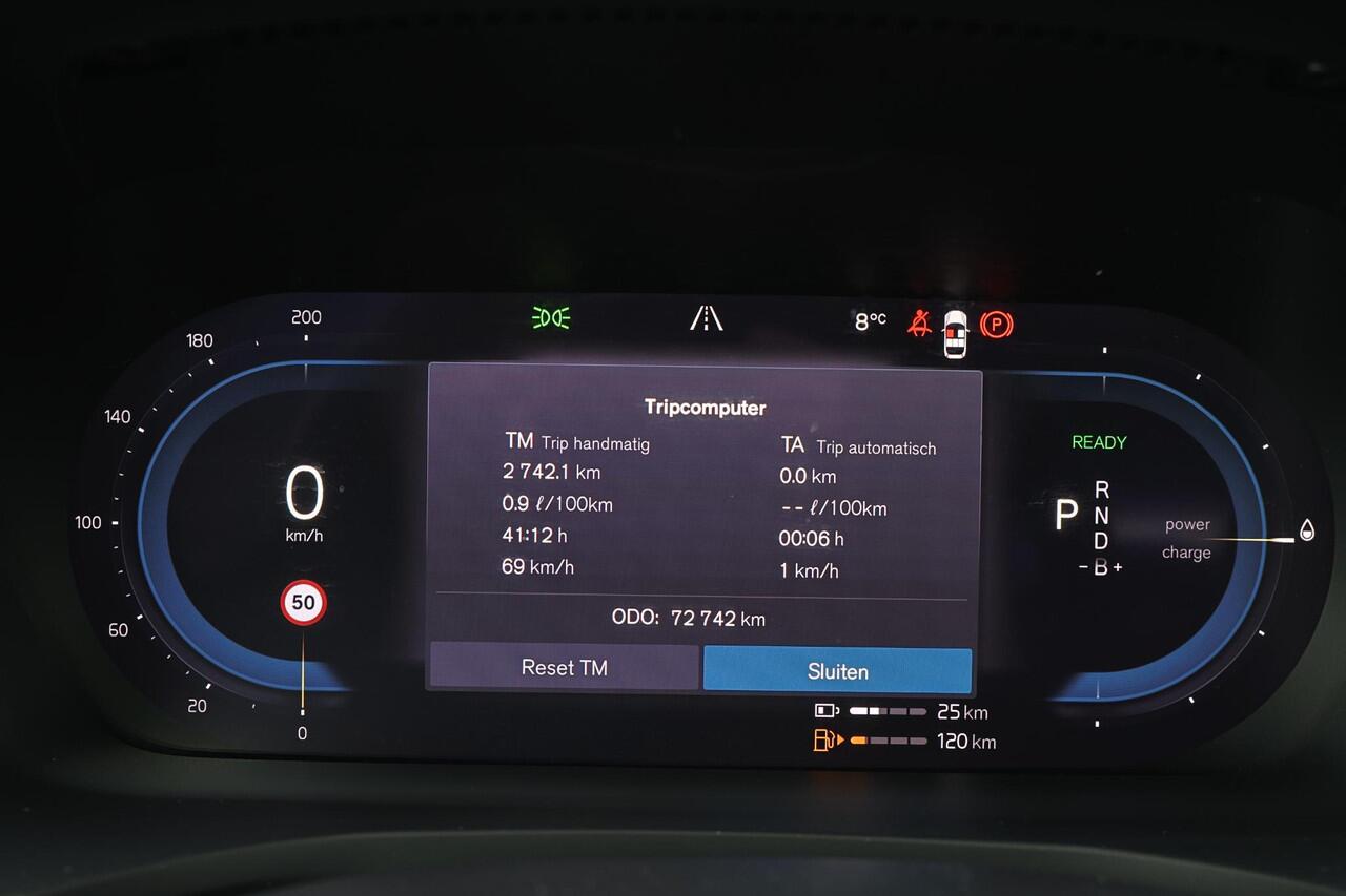 Volvo S60 Recharge T6 AWD Plus Bright - Panorama/schuifdak - IntelliSafe Assist & Surround - Parkeercamera achter - Parkeersensoren voor & achter - Elektr. bedienb. voorstoelen met geheugen - Elektr. inklapbare trekhaak - 18' LMV