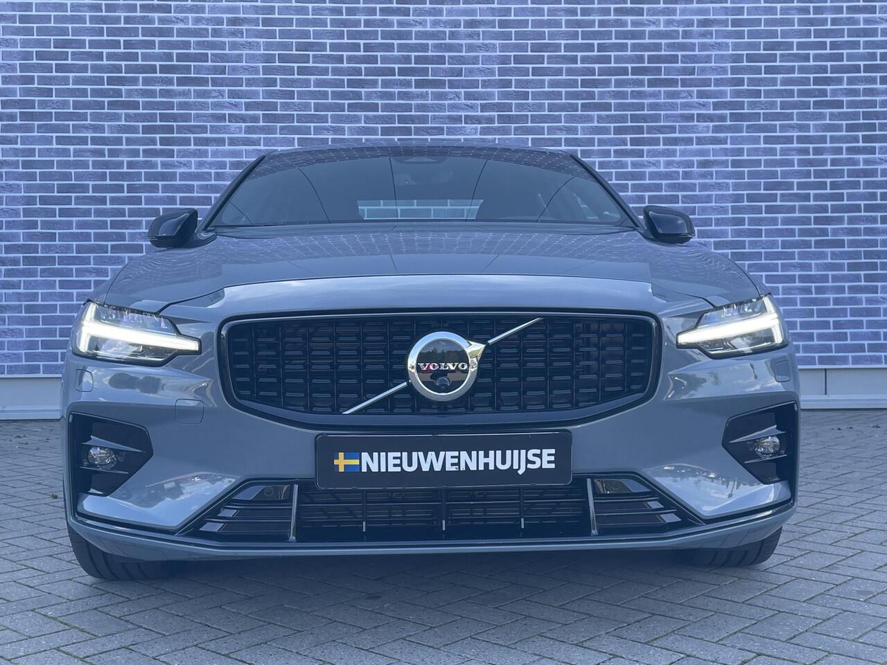 Volvo S60 2.0 B4 Plus Dark | Trekhaak | Adaptive Cruise | 360 Camera | Stoelverwarming V&A | Memory Seats | Standkachel | Actieve Bochtverlichting |