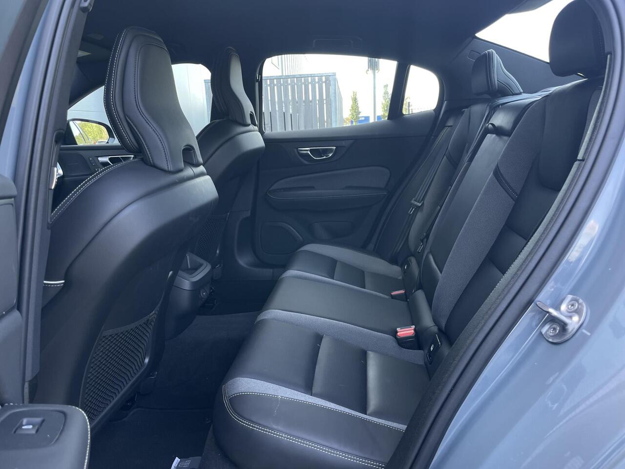 Volvo S60 2.0 B4 Plus Dark | Trekhaak | Adaptive Cruise | 360 Camera | Stoelverwarming V&A | Memory Seats | Standkachel | Actieve Bochtverlichting |