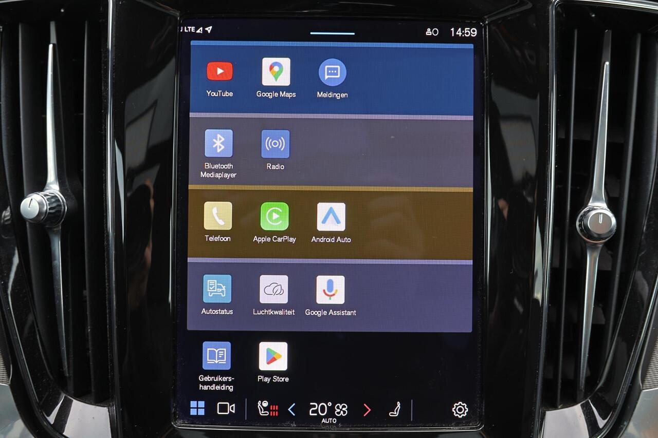 Volvo S60 Recharge T6 AWD Plus Bright - Panorama/schuifdak - Sportstoelen - IntelliSafe Assist & Surround - Parkeercamera achter - Parkeersensoren voor & achter - Elektr. bedienb. voorstoelen met geheugen - Elektr. inklapbare trekhaak - 18' LMV