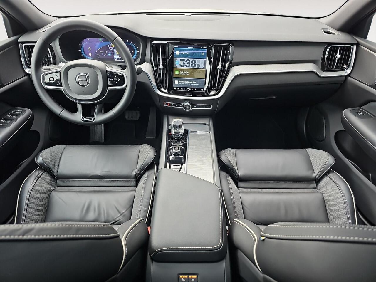 Volvo S60 2.0 B4 Plus Dark | Panoramisch schuif-/kanteldak | Elektrisch inklapbare trekhaak | Adaptive Cruise Control | Stuur- en stoelverwarming |