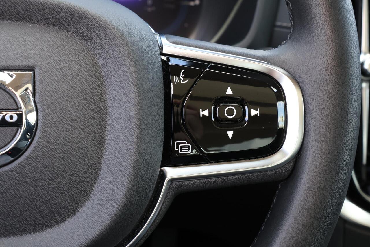 Volvo S60 Recharge T8 AWD Ultimate Dark - LONG RANGE - Panorama/schuifdak - IntelliSafe Assist & Surround - 360º Camera - Harman/Kardon audio - Adaptieve LED koplampen - Verwarmde voorstoelen, stuur & achterbank - Parkeersensoren voor & achter - Elektr. bedienb. vo