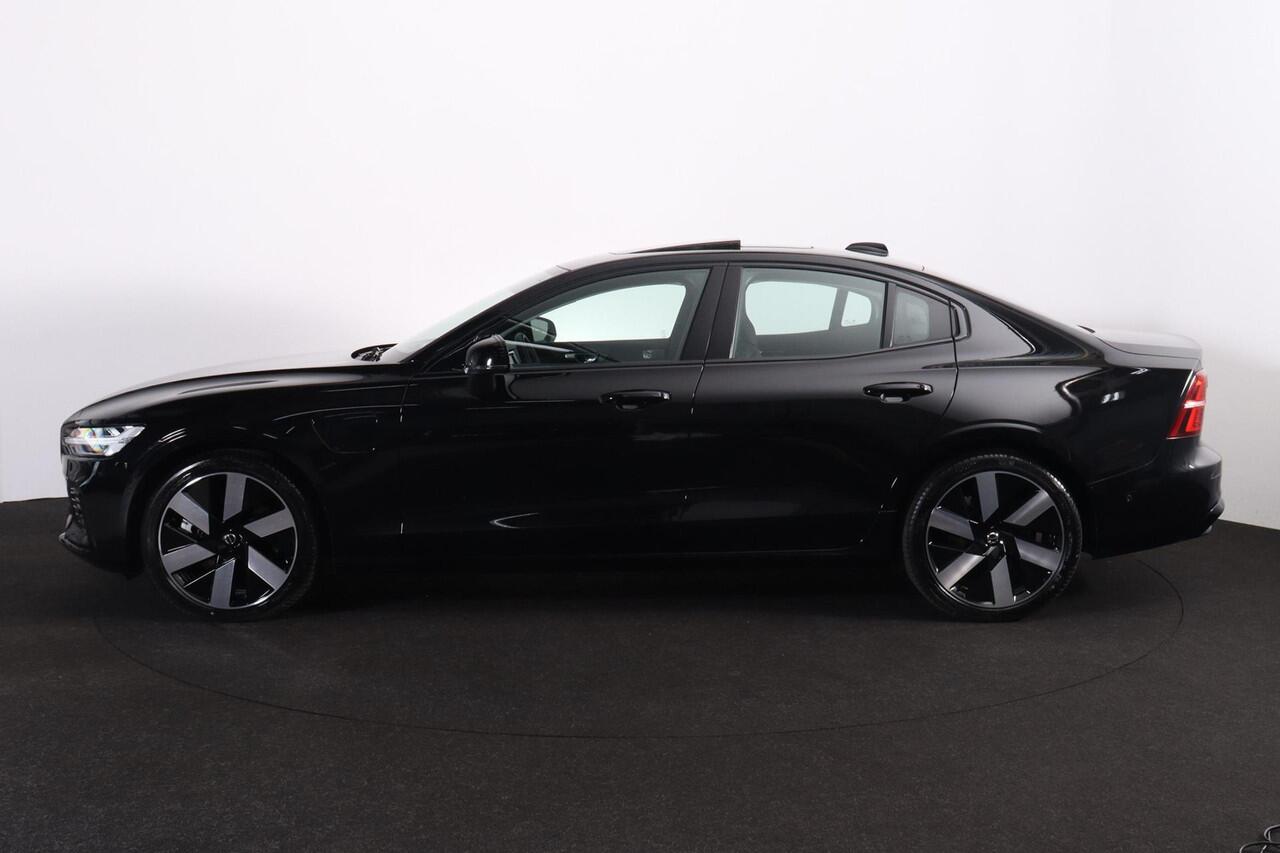 Volvo S60 Recharge T8 AWD Ultimate Dark - LONG RANGE - Panorama/schuifdak - IntelliSafe Assist & Surround - 360º Camera - Harman/Kardon audio - Adaptieve LED koplampen - Verwarmde voorstoelen, stuur & achterbank - Parkeersensoren voor & achter - Elektr. bedienb. vo