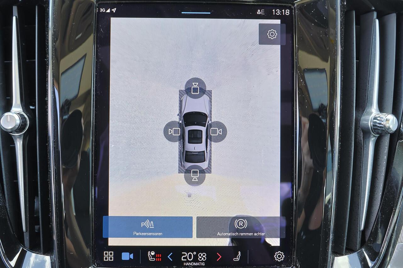 Volvo S60 Recharge T8 AWD Ultimate Dark - LONG RANGE - Panorama/schuifdak - IntelliSafe Assist & Surround - 360º Camera - Harman/Kardon audio - Adaptieve LED koplampen - Verwarmde voorstoelen, stuur & achterbank - Parkeersensoren voor & achter - Elektr. bedienb. vo