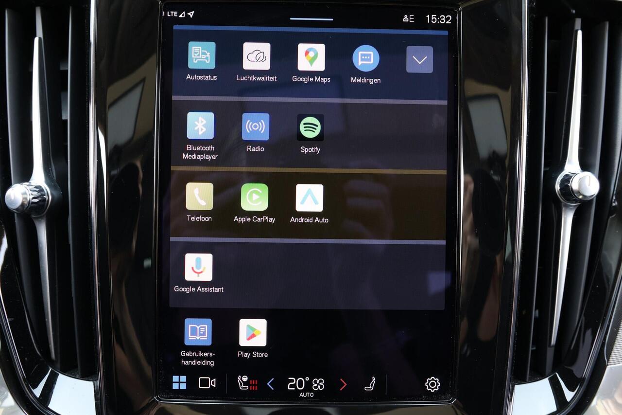 Volvo S60 Recharge T6 AWD Ultimate Bright - LONG RANGE - Panorama/schuifdak - IntelliSafe Assist & Surround - 360º Camera - Adaptieve LED koplampen - Verwarmde voorstoelen, stuur & achterbank - Parkeersensoren voor & achter - Elektr. bedienb. voorstoelen met geheug