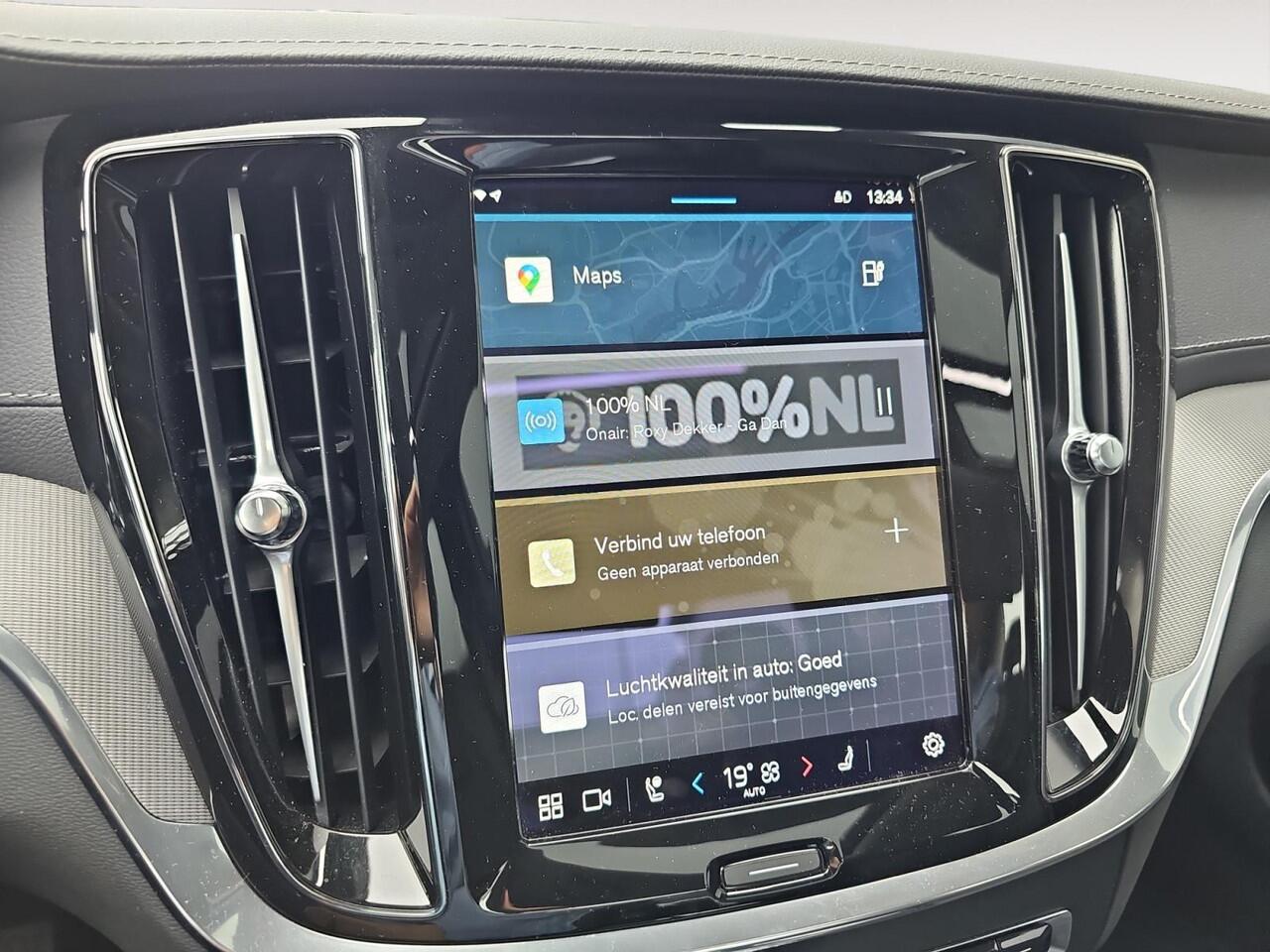 Volvo S60 2.0 Recharge T8 AWD Ultimate Dark | Head-up display | Gelamineerde zijruiten | 360 graden camera | Stoelverwarming |