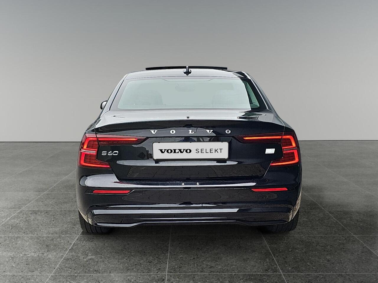 Volvo S60 2.0 Recharge T8 AWD Ultimate Dark | Head-up display | Gelamineerde zijruiten | 360 graden camera | Stoelverwarming |