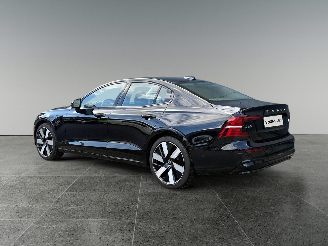 Volvo S60 2.0 Recharge T8 AWD Ultimate Dark | Head-up display | 360 graden camera | Stoelverwarming | Harman/Kardon Audio |