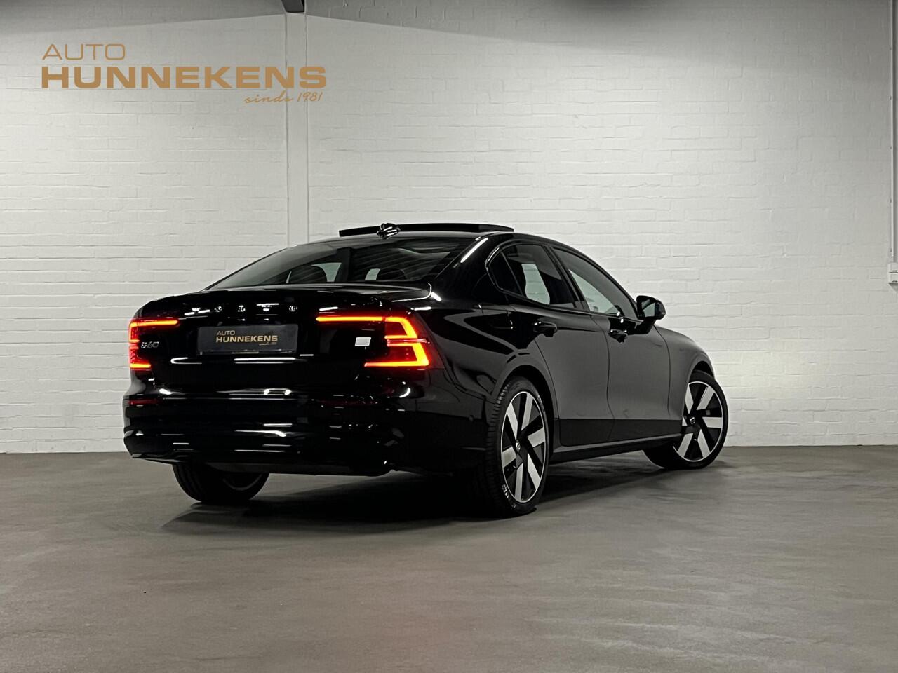 Volvo S60 2.0 Recharge T8 AWD Ultimate Dark *455 PK* | Massage | Open dak | Bowers & Wilkins | Adapt. cruise | Stoelventilatie & Stoelverwarming | Head-up