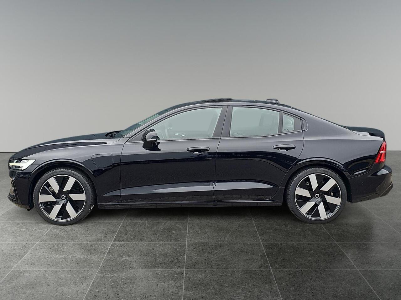 Volvo S60 2.0 Recharge T8 AWD Ultimate Dark | Head-up display | Gelamineerde zijruiten | 360 graden camera | Stoelverwarming |