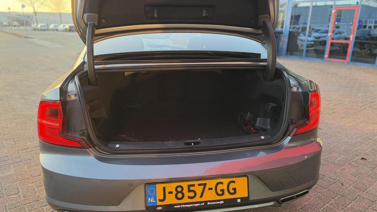 Volvo S90 2.0 T8 AWD Inscription BOMVOL! HUD / WEGKLAPBARE TREKHAAK / PANO / ELEK ACHTERKLEP 407PK!