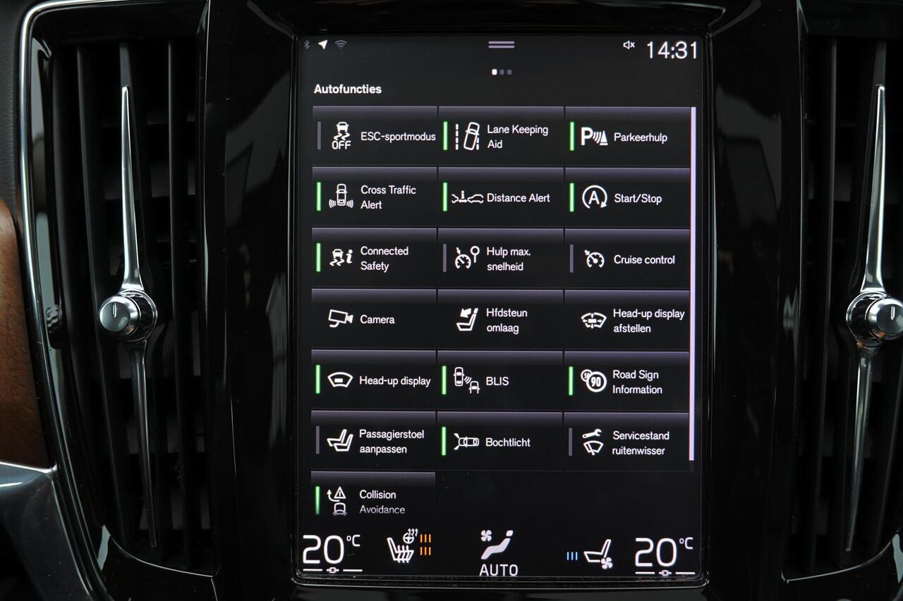 Volvo S90 T4 Business Luxury Plus - Intellisafe Surround - Head up display - BLIS dodehoekassistentie - Parkeercamera achter - Parkeersensoren v/a - Sensus navi - Apple® CarPlay - Android Auto - Verwarmbare voor & achterstoelen - Verwarmbaar stuurwiel - Panorama/sc