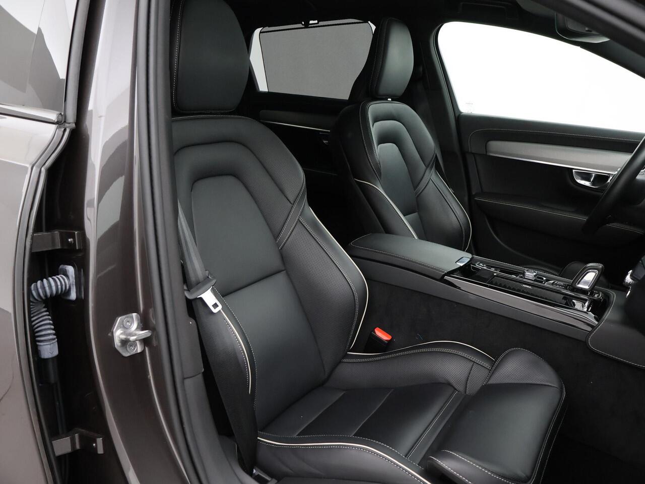 Volvo S90 2.0 T8 390 PK HYBRID AWD R-DESIGN POLESTAR BOWERS & WILKINS | SCHUIFDAK | TREKHAAK | LUCHTVERING | 360 CAMERA | 20 INCH