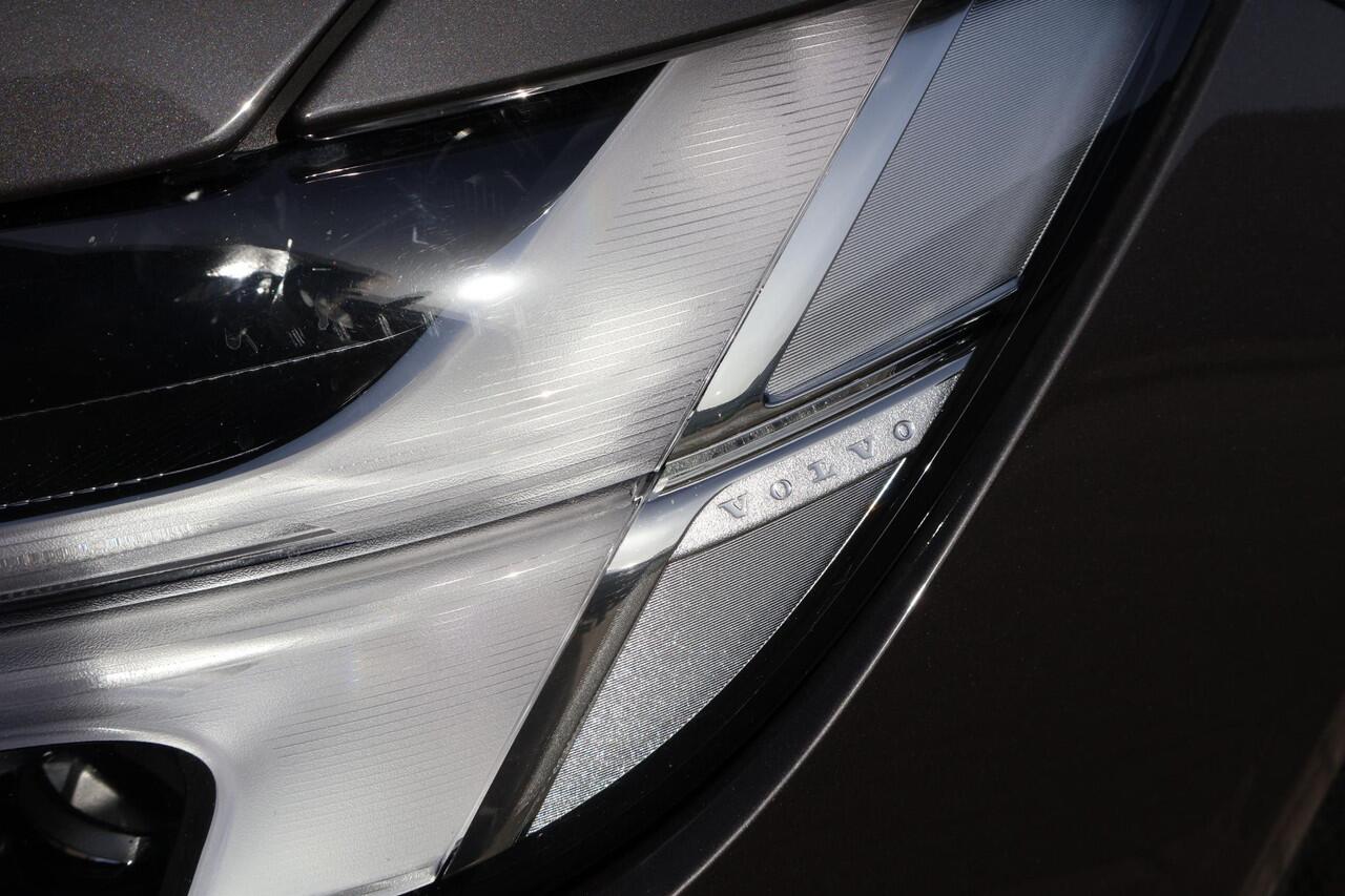 Volvo S90 2.0 B4 R-Design | Schuifdak | 360 camera | Pilot assist | Head- up display