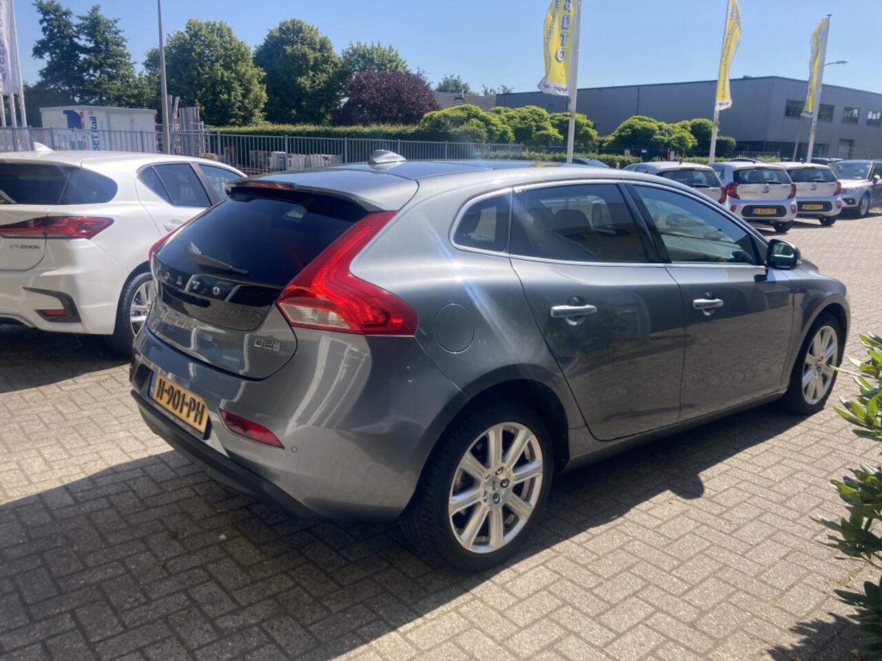 Volvo V40 2.0 D2 Inscription Panoramadak Nieuwe D-riem