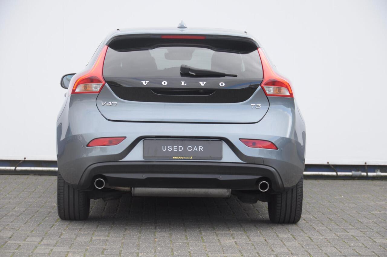 Volvo V40 T3 152PK Dynamic Edition / Cruise control / Panoramadak / Parkeeren met camera / Harman kardon audio / Standkachel / Stoelverwarming