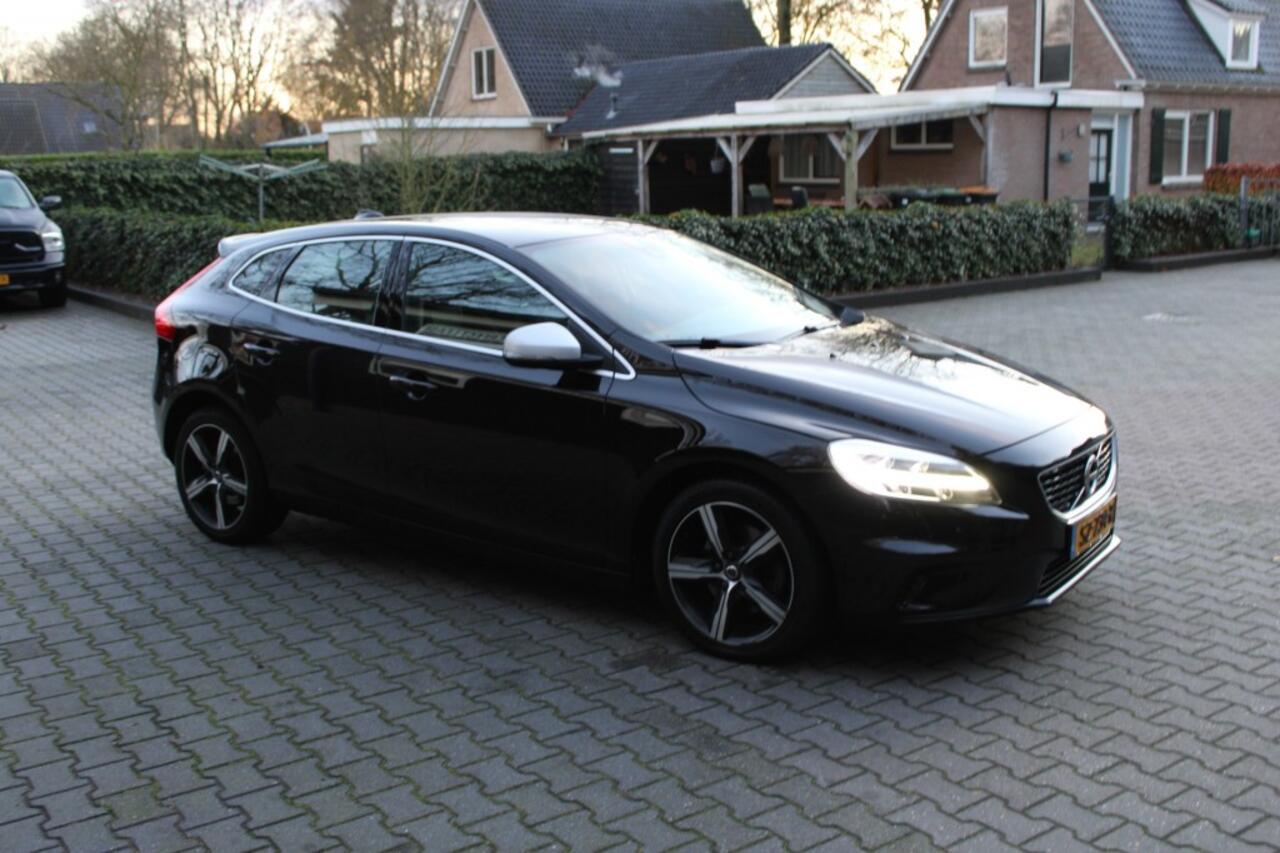 Volvo V40 2.0 T4 R-DESIGN 190PK Stoelverwarming navi