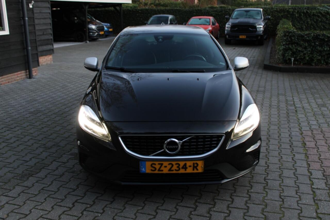 Volvo V40 2.0 T4 R-DESIGN 190PK Stoelverwarming navi