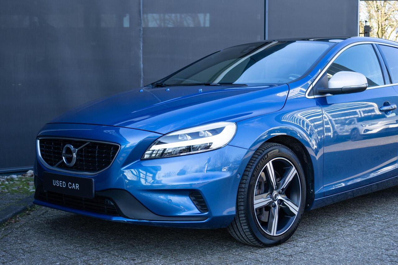 Volvo V40 T3 Automaat Polar+ Sport | Panoramadak | Alarmklasse 3 | Premium Audio | Parkeercamera | Keyless Entry | Verwarmbare voorstoelen