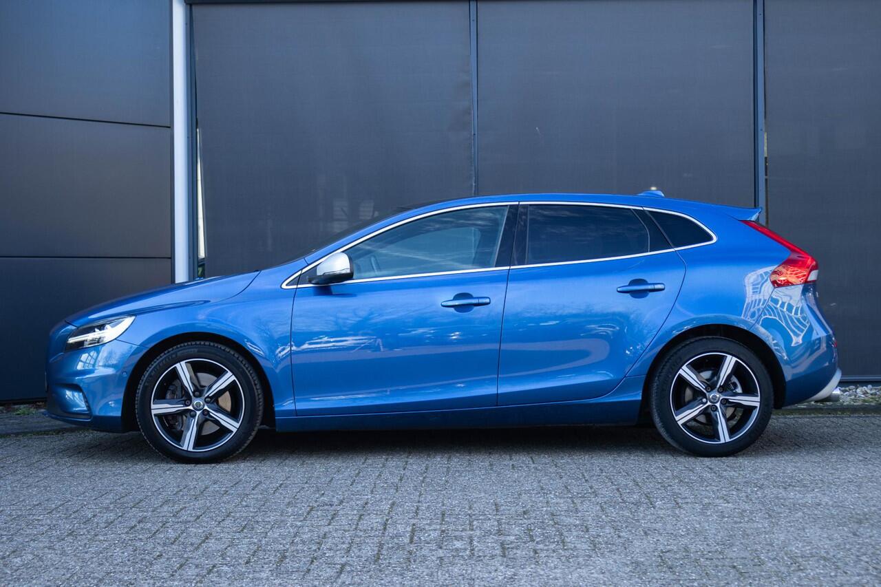 Volvo V40 T3 Automaat Polar+ Sport | Panoramadak | Alarmklasse 3 | Premium Audio | Parkeercamera | Keyless Entry | Verwarmbare voorstoelen