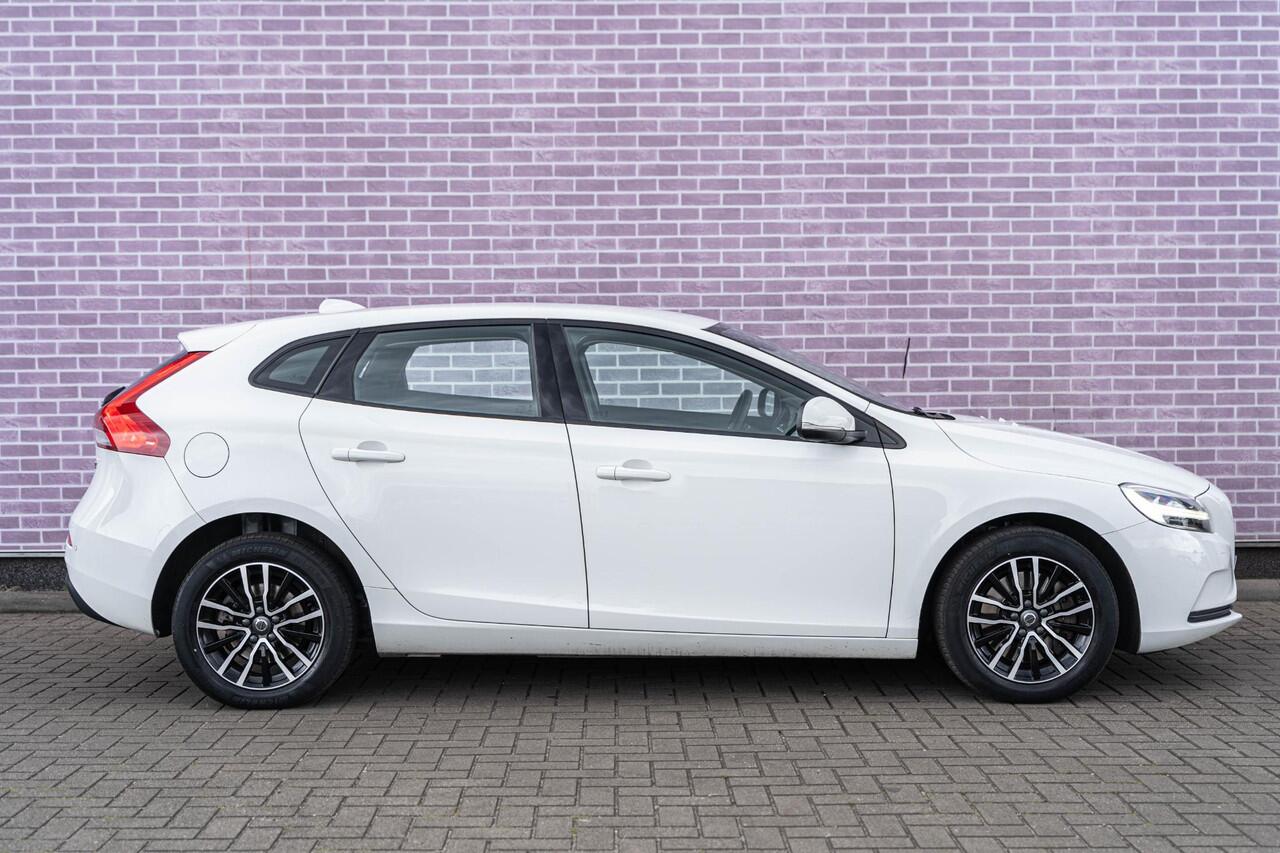 Volvo V40 1.5 T2 Polar+ | Automaat | Navi | Stoelverwarming | Park Assist | Cruise Control | High Performance Audio | Climate Control | Bluetooth | Volvo On Call | DAB |