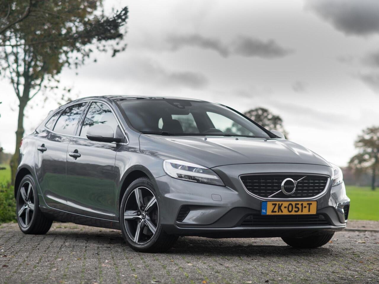 Volvo V40 1.5 T3 R-Design Pano H&K Keyless Cruise