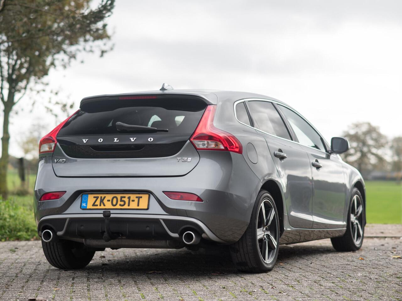 Volvo V40 1.5 T3 R-Design Pano H&K Keyless Cruise