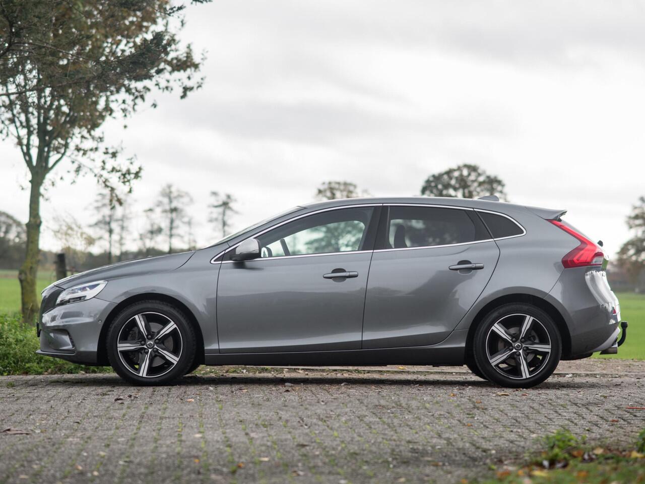Volvo V40 1.5 T3 R-Design Pano H&K Keyless Cruise
