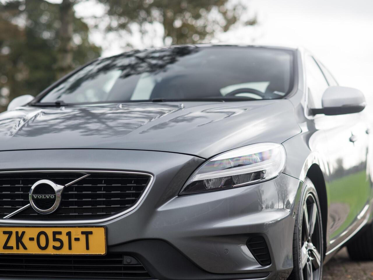 Volvo V40 1.5 T3 R-Design Pano H&K Keyless Cruise