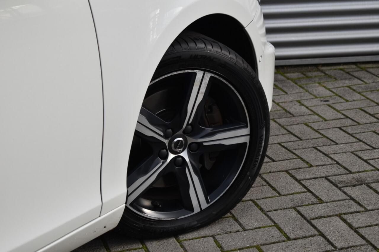 Volvo V40 1.5 T3 AUT. POLAR+ SPORT / HARMAN/KARDON / AFN. HAAK