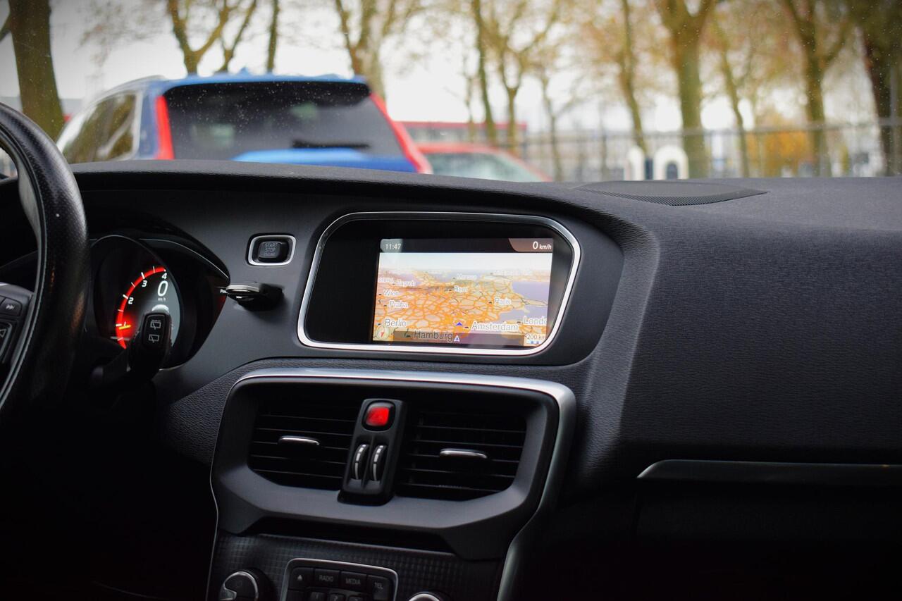 Volvo V40 1.5 T3 Polar+ Sport |PANO|AUTOMAAT|CRUISE|LED