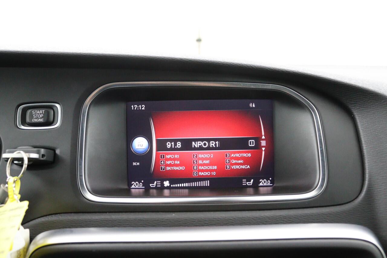 Volvo V40 1.5 T3 Polar+ Sport Panoramadak | Automaat | trekhaak | navigatie| stoelverwarming