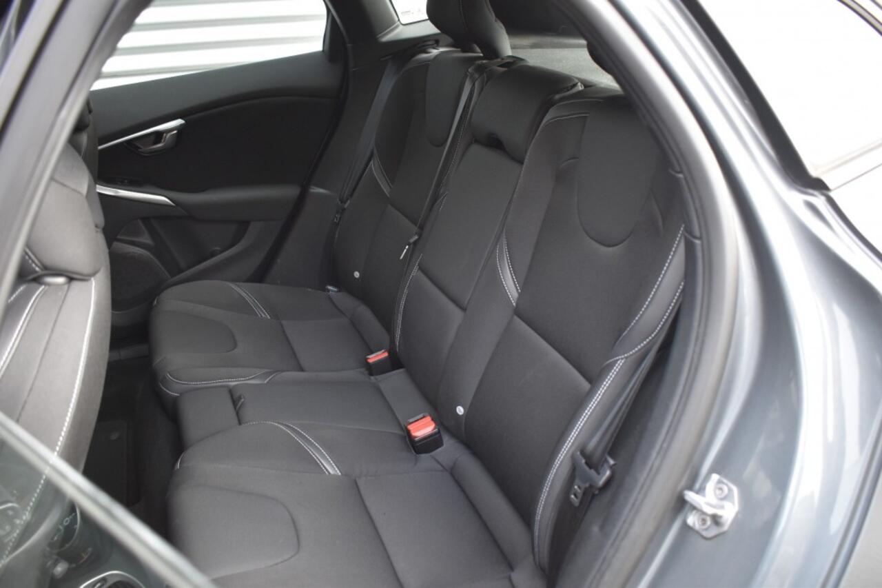 Volvo V40 1.5 T2 POLAR+ / LED PAKKET / STOEL VERW. / PDC