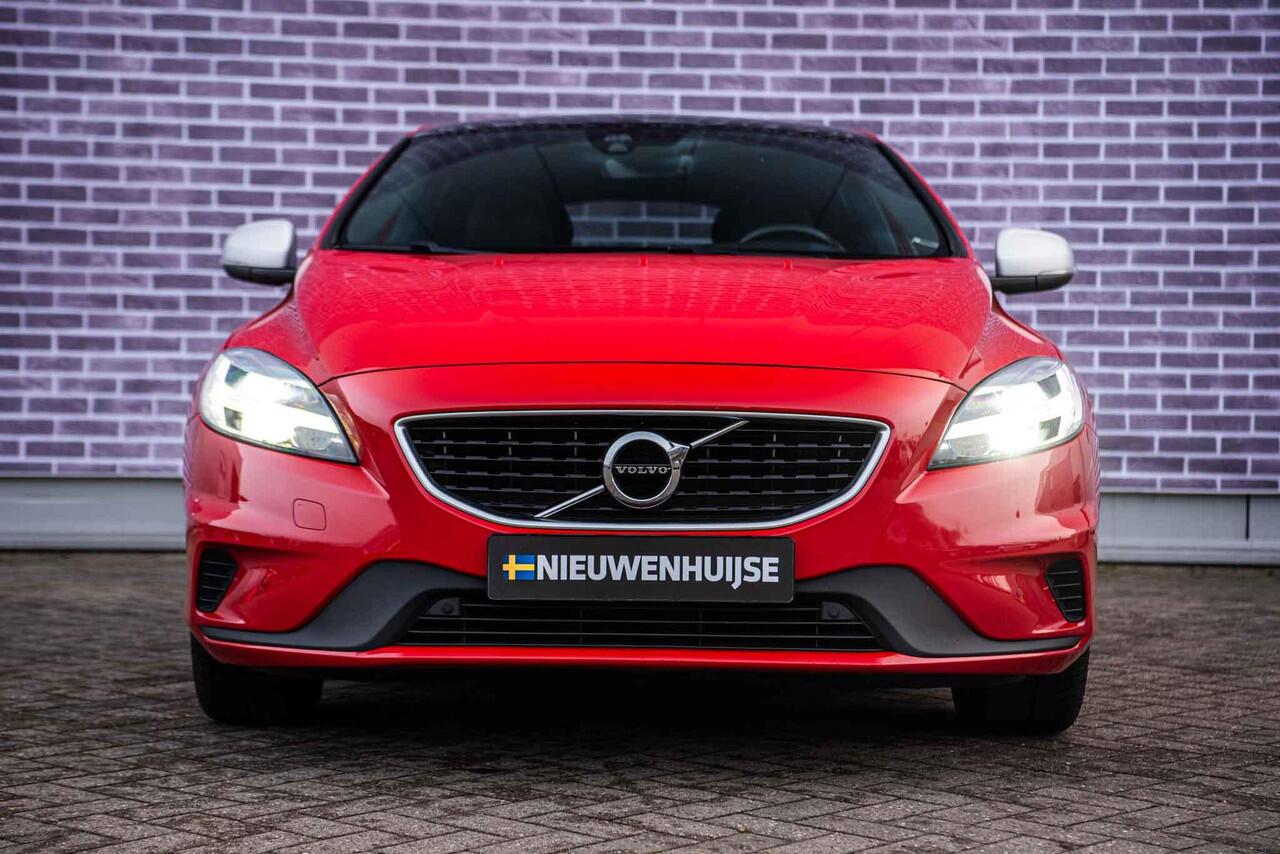 Volvo V40 T3 Automaat Polar+ Sport | Trekhaak | Panoramadak | Camera | Park pilot | Stoelverwarming | DAB+ | Keyless entry | Premium Audio